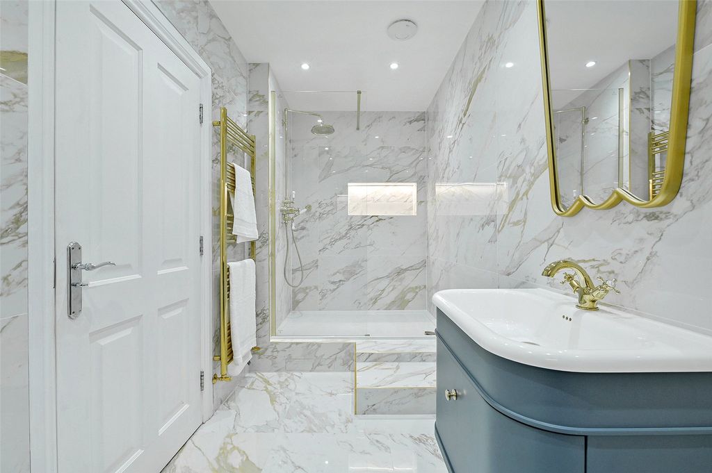 Additional image 11 of 7 bed detached house to rentDukes Kiln Drive, Gerrards Cross, Buckinghamshire SL9