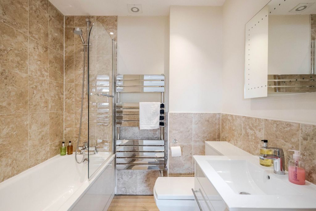 Additional image 3 of 1 bed flat to rentQueen Street, Maidenhead SL6