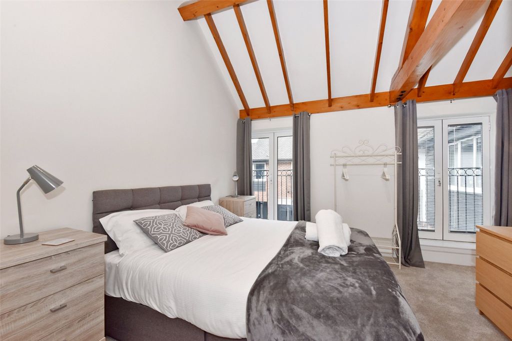 Additional image 2 of 2 bed flat to rentBeech House, 27 Little Marlow Road, Marlow, Buckinghamshire SL7