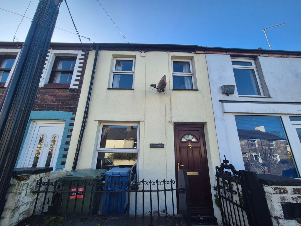 2 bed terraced house to rentCaernarfon LL55