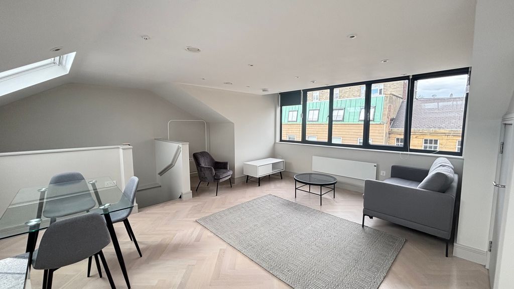 2 bed penthouse to rentPilgrim Chambers, Newcastle Upon Tyne NE1 photo 2