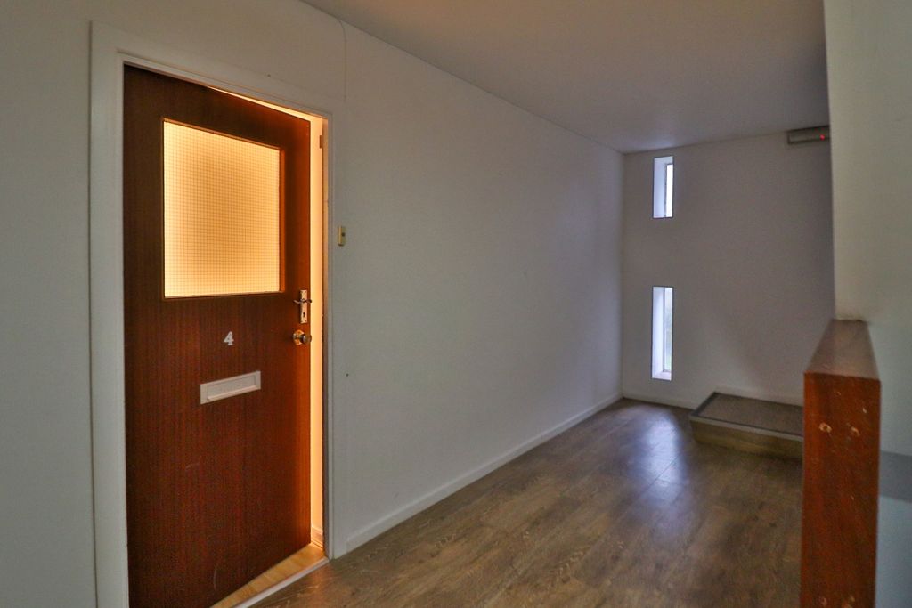 Additional image 9 of 2 bed flat to rentFlat 4, 2nd Floor Flat, Express Buildings, 2A Howsell Road, Malvern WR14