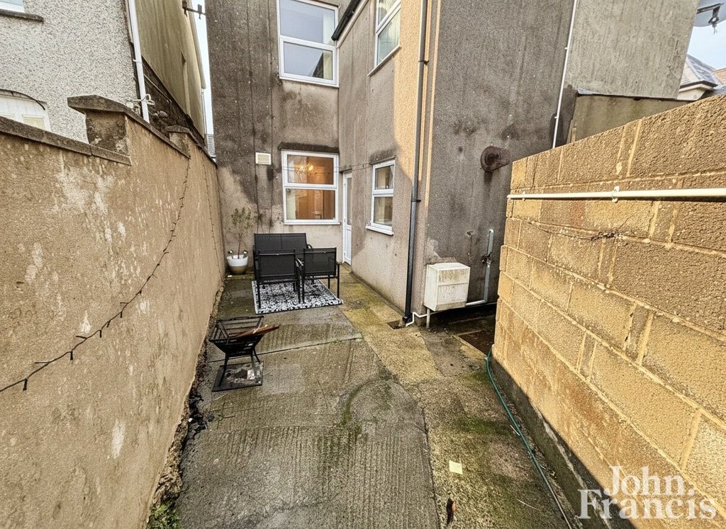 Additional image 12 of 2 bed semi-detached house to rentSt. John Street, Whitland SA34