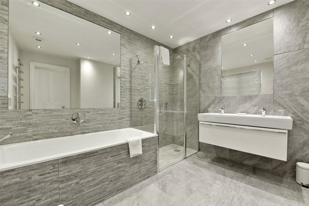 Additional image 8 of 6 bed detached house to rentChurch Road, Cookham, Maidenhead, Berkshire SL6