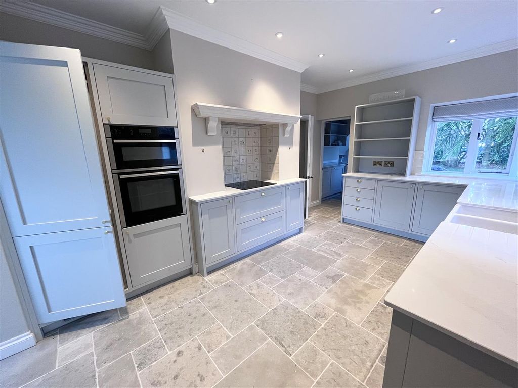 Additional image 2 of 4 bed detached house to rentChelford Road, Henbury, Macclesfield SK10