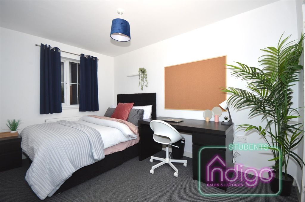 Additional image 33 of 5 bed property to rentChervil Close, Newcastle ST5