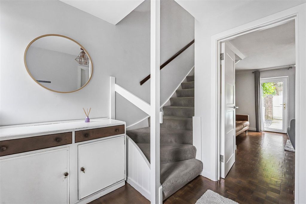 Additional image 9 of 4 bed town house to rentSt. Marks Court, Cambridge CB3