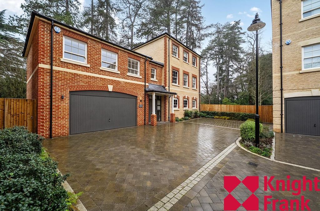 Additional image 2 of 4 bed detached house to rentScholars Row, Ascot SL5