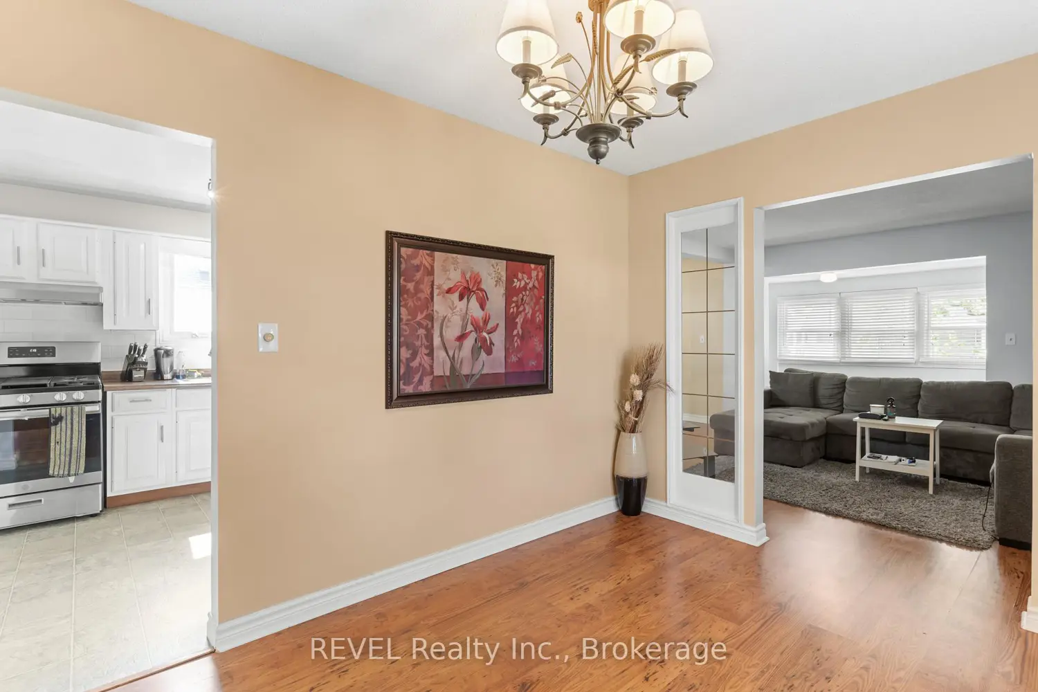 Additional image 9 of 32 Bay Avenue