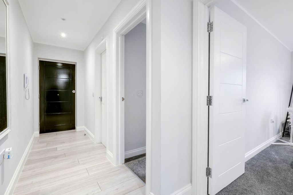 Additional image 21 of 2 bed flat to rentWest Wycombe Road, High Wycombe HP12