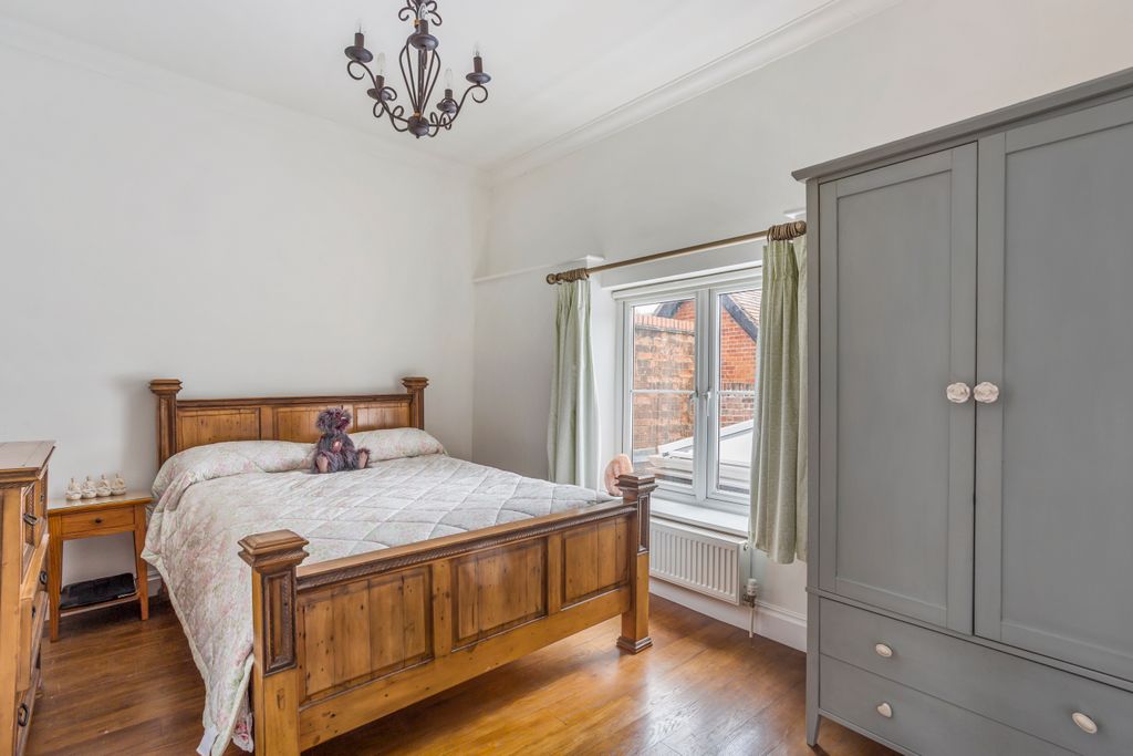 Additional image 16 of 3 bed town house to rentHigh Street, Hungerford RG17