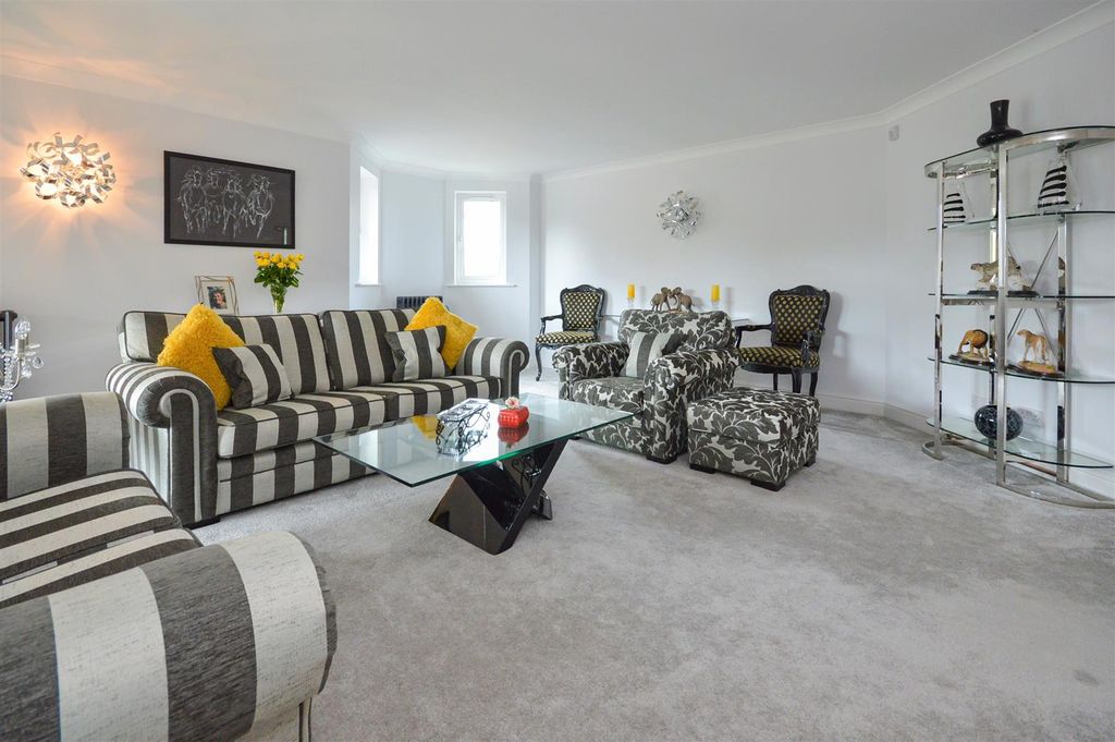 Additional image 2 of 3 bed flat to rentThe Eights Marina, Mariners Way, Cambridge CB4