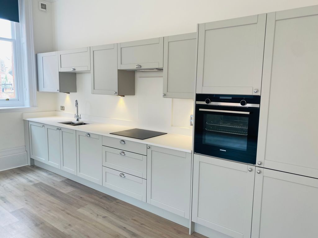 2 bed flat to rentSt. Marys Gate, Derby DE1 photo 3