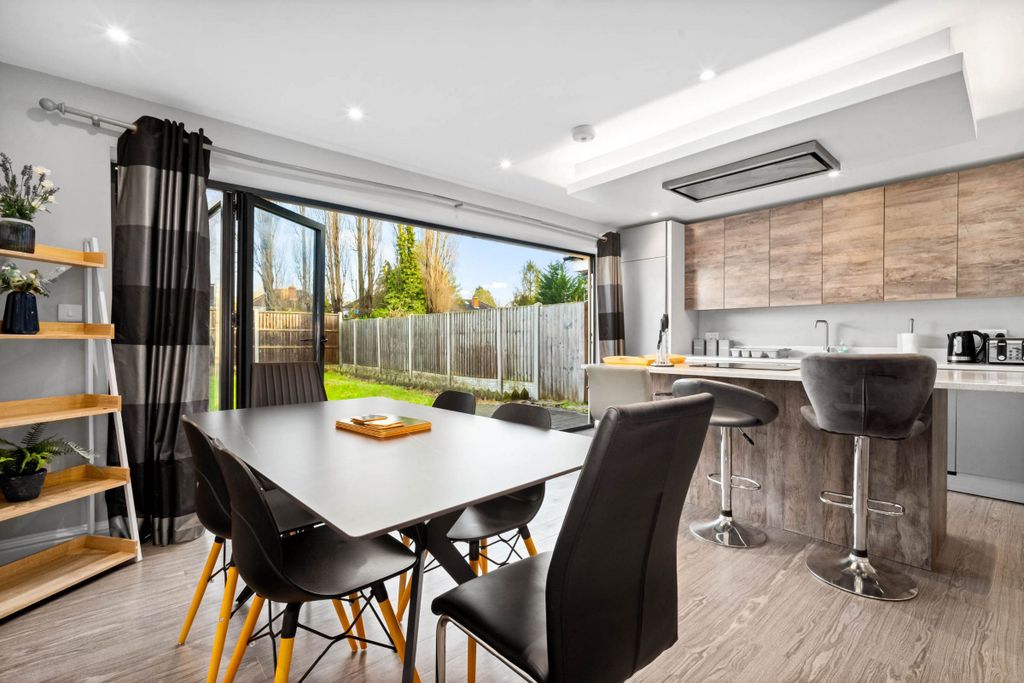 Additional image 11 of 5 bed semi-detached house to rentBrooklands Road, Hall Green, Birmingham B28