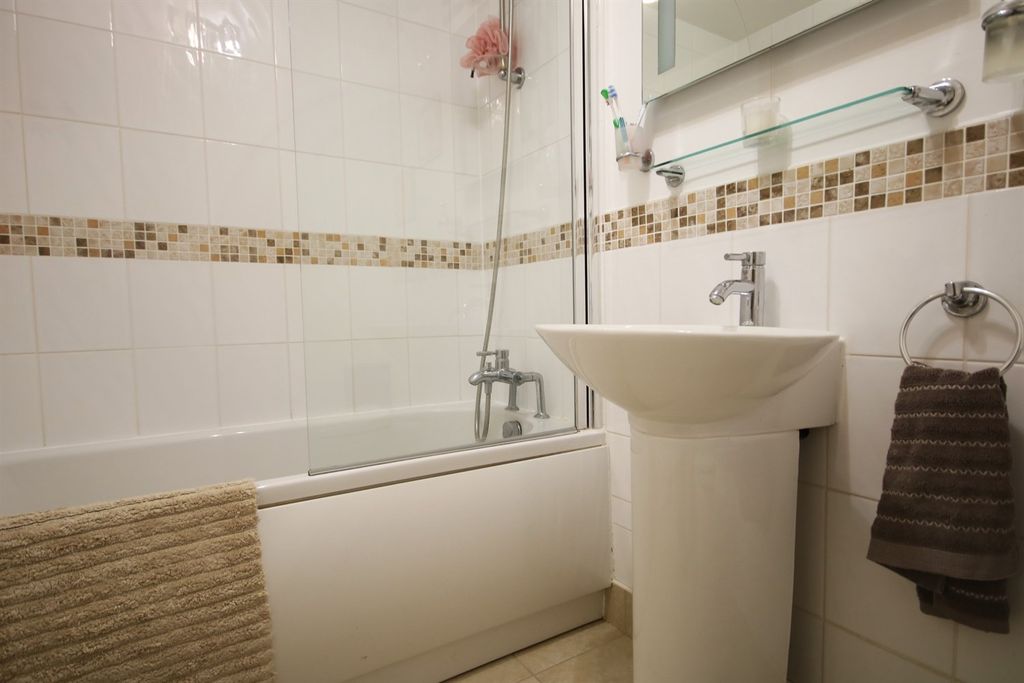 Additional image 8 of 2 bed flat to rentKennerleys Lane, Wilmslow SK9