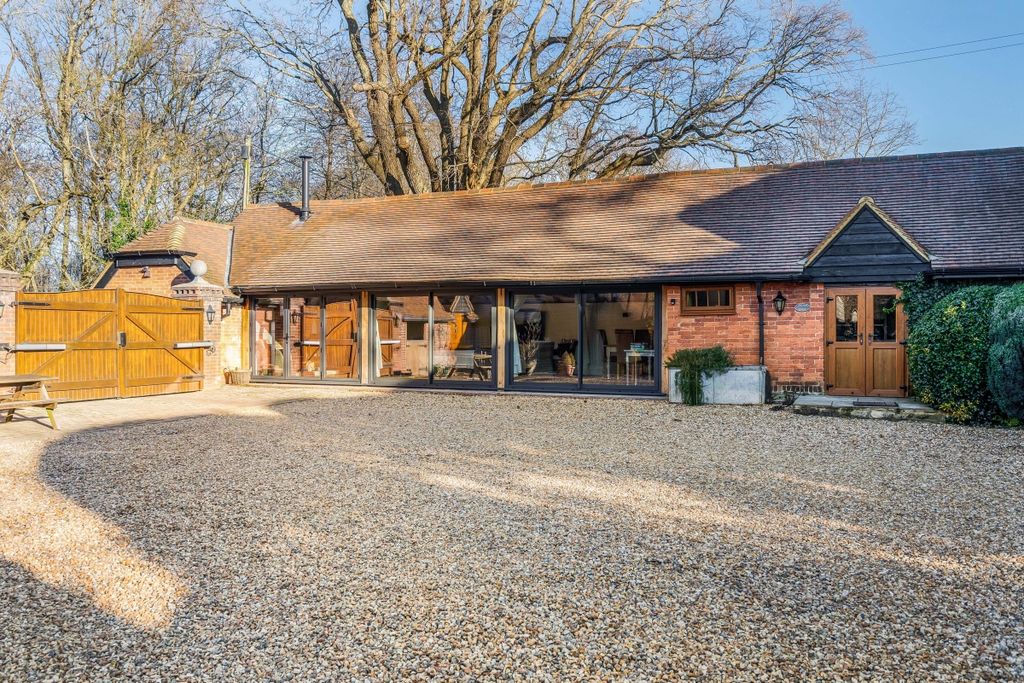 Additional image 7 of 1 bed bungalow to rentKerves Lane, Horsham RH13