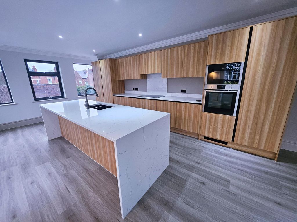 Additional image 2 of 4 bed flat to rentBoughton, Chester CH3