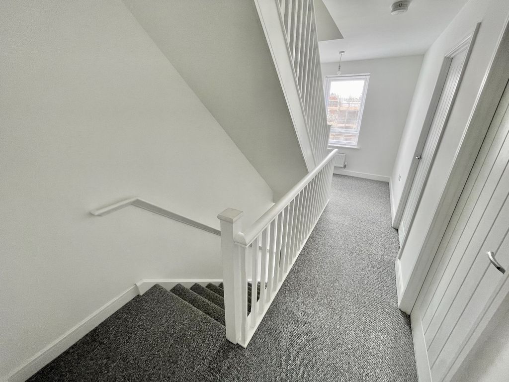 Additional image 9 of 4 bed property to rentFfordd Darwin, Barry CF63