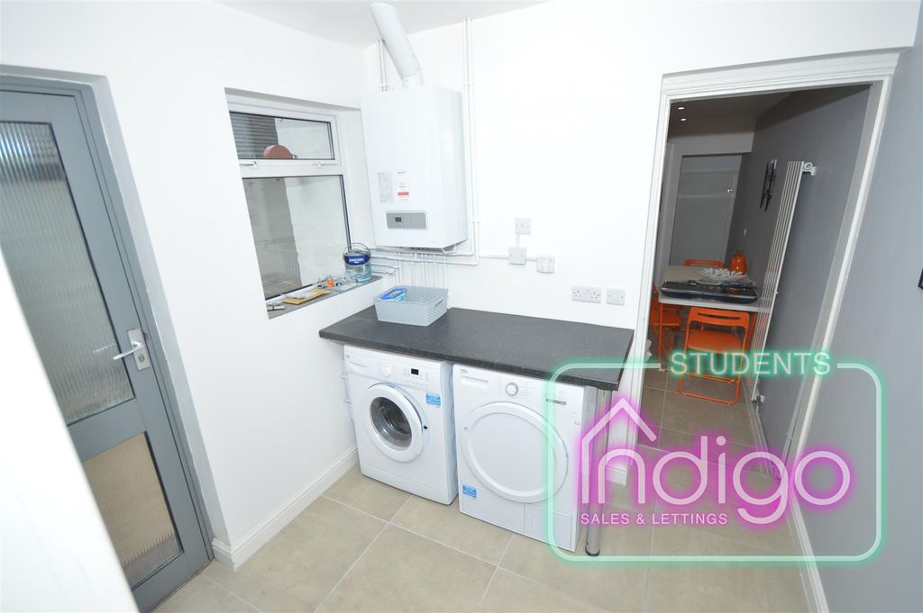 Additional image 5 of 5 bed shared accommodation to rentHill Street, Newcastle ST5