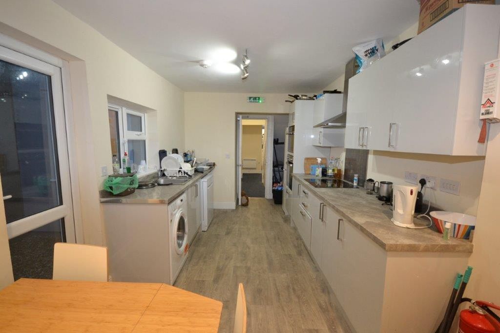 Additional image 4 of 6 bed semi-detached house to rentGloucester Road, Bristol BS7