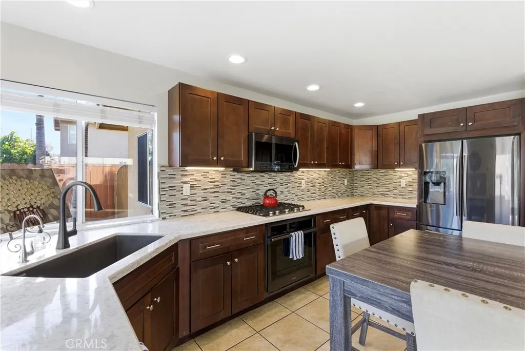 Additional image 14 of 2145 Cloverleaf Circle, Corona, CA 92878