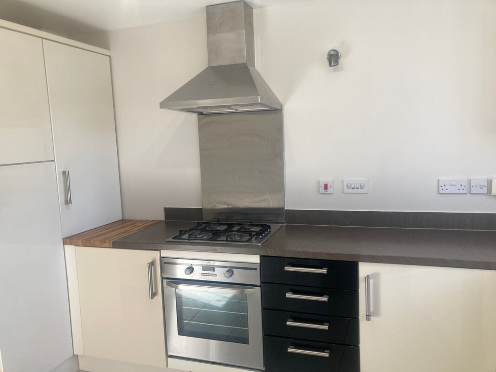 Additional image 3 of 3 bed property to rentMaes Yr Ehedydd, Carmarthen SA31