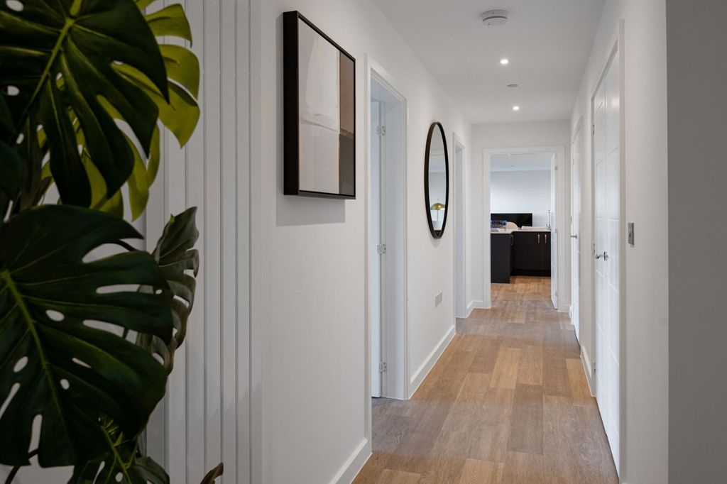 Additional image 20 of Studio to rentStation Avenue, Walton-On-Thames KT12