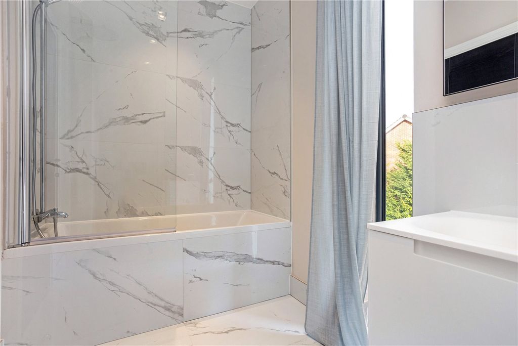 Additional image 13 of 4 bed detached house to rentRosegarth Place, Wilmslow, Cheshire SK9
