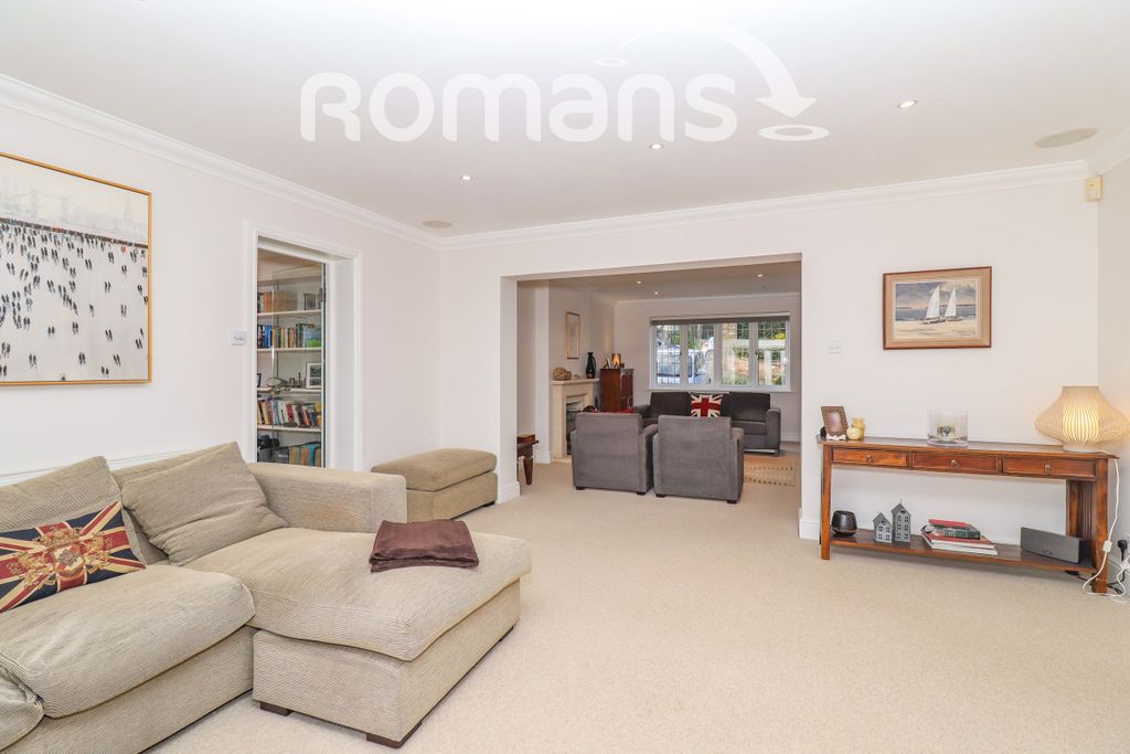 Additional image 4 of 5 bed detached house to rentSouth Park Crescent, Gerrards Cross SL9