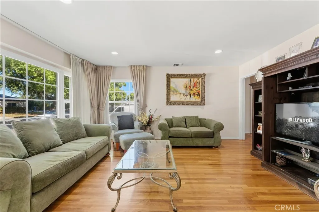 Additional image 3 of 6524 Forbes Ave, Lake Balboa, CA 91406