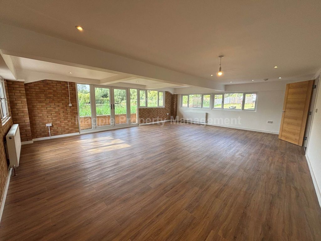 Additional image 27 of 6 bed semi-detached house to rentThe Lakes, Twentypence Road, Cottenham, Cambridge CB24