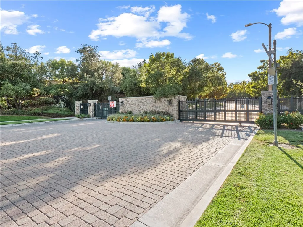 Additional image 49 of 25679 Smoketree Ln, Valencia, CA 91381