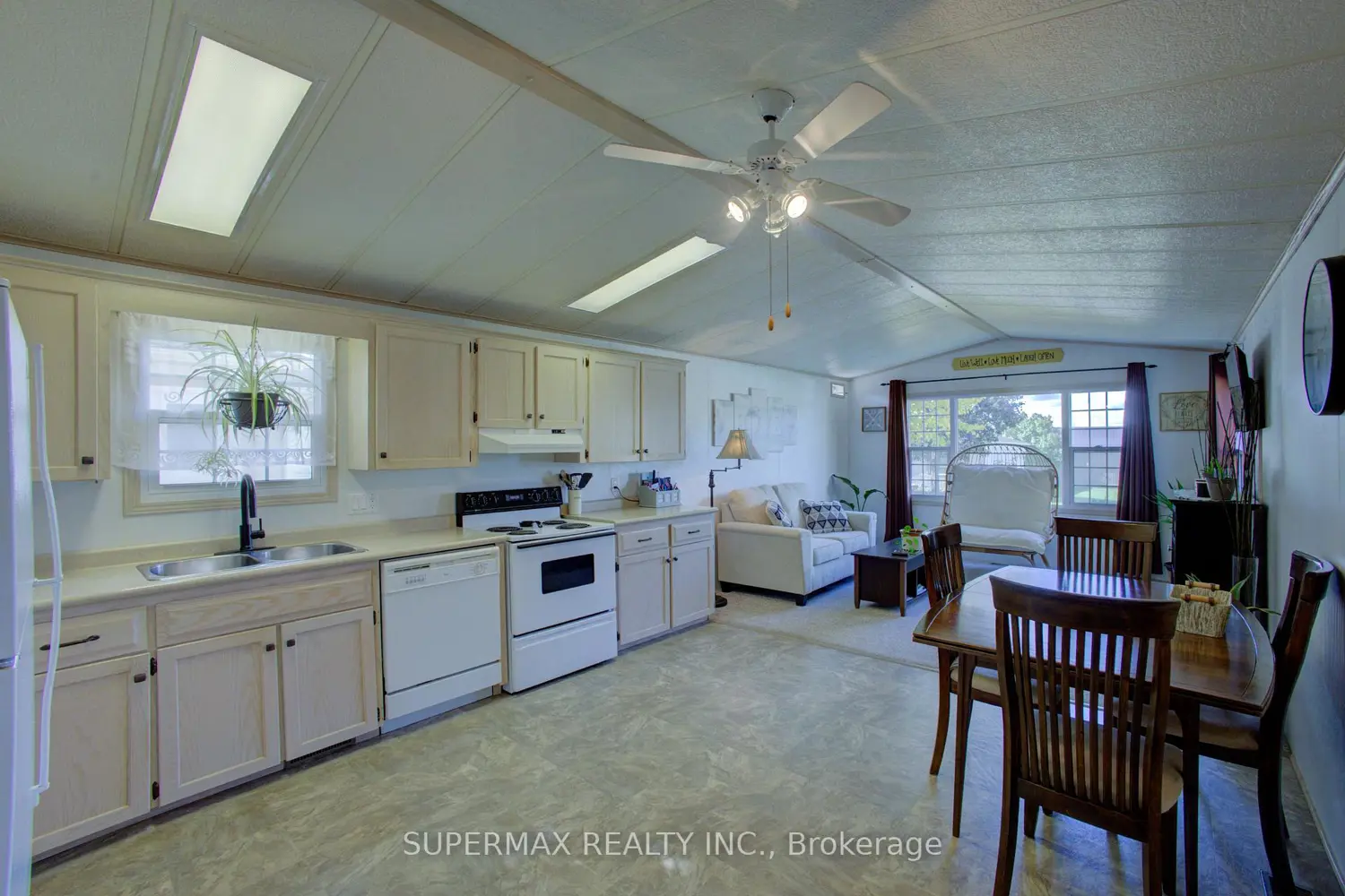 Additional image 4 of 302694 Douglas Street 50