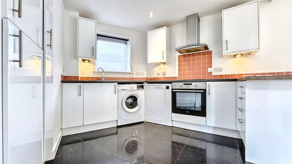 Additional image 6 of 4 bed end terrace house to rentAshley Mews, Portview Road, Bristol BS11