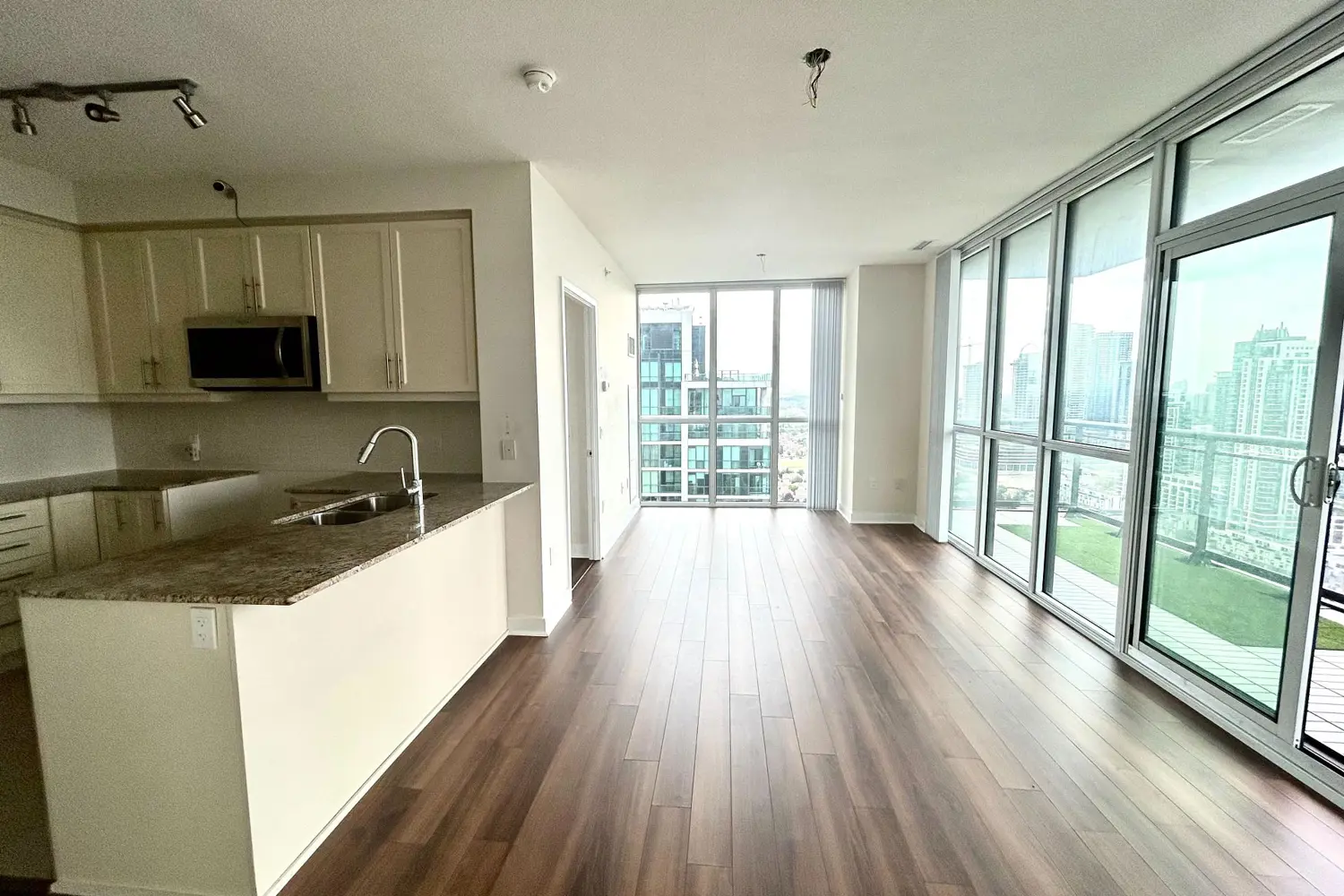 Additional image 8 of 3975 Grand Park Drive 2809