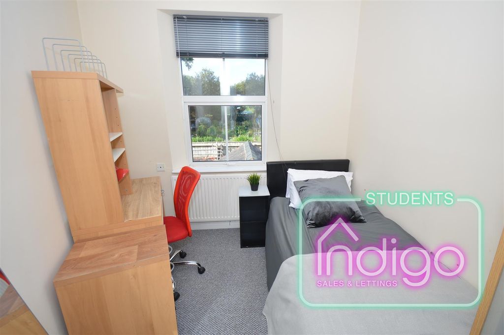 Additional image 9 of 5 bed property to rentAshfields New Road, Newcastle ST5