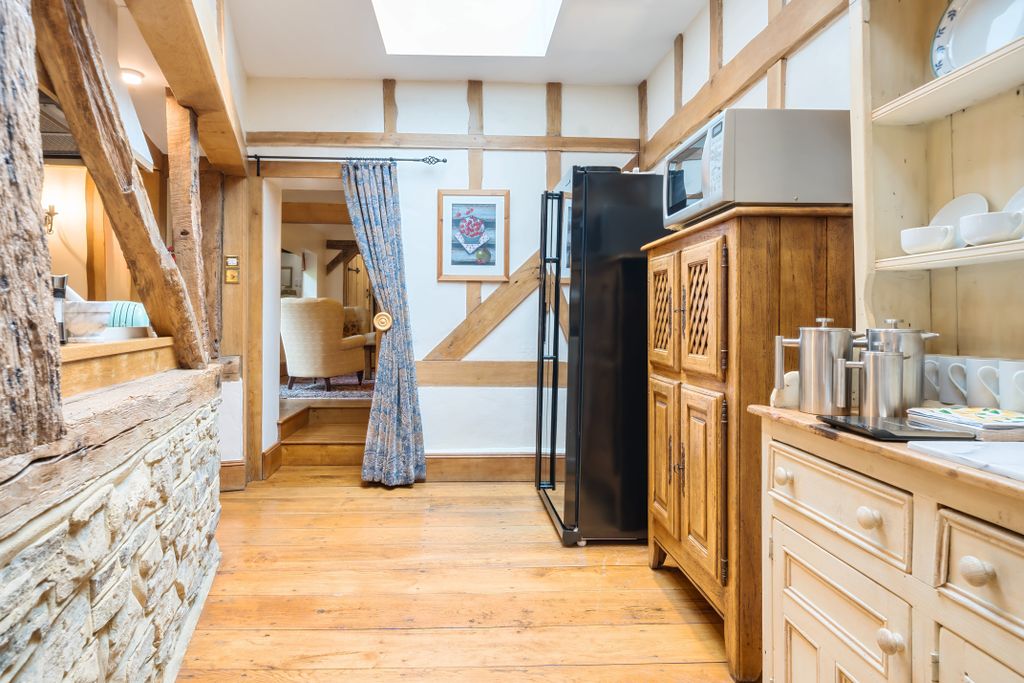 Additional image 12 of 5 bed detached house to rentWalnut Barn, West Sussex RH13