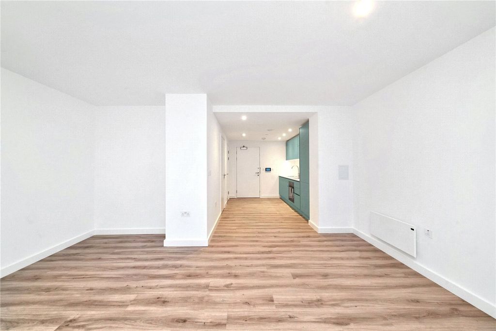 Additional image 6 of 2 bed flat to rentViva Court, Kimpton Road, Luton LU2