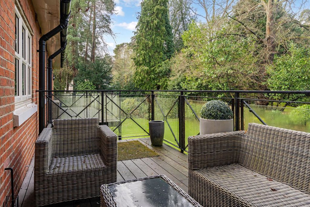 Additional image 14 of 2 bed flat to rentBrockenhurst Road, Ascot SL5