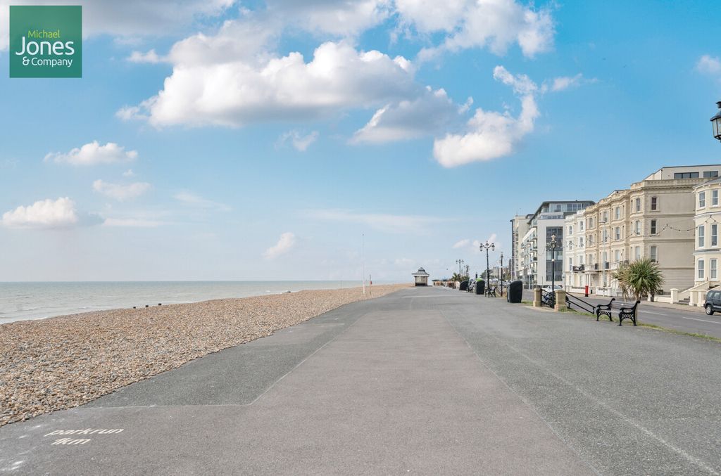 Additional image 2 of 2 bed flat to rentMarine Parade, Worthing, West Sussex BN11