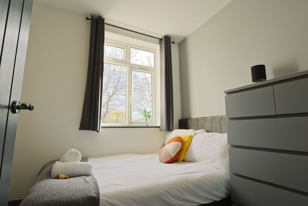 Additional image 13 of 6 bed flat to rentSouthmead Road, Westbury-On-Trym, Bristol BS10