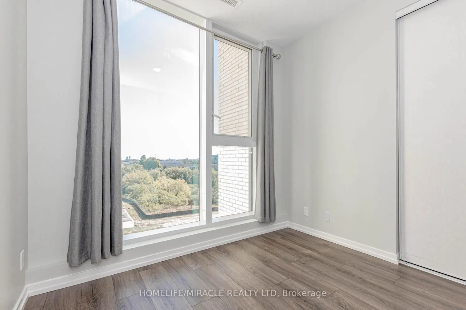 Additional image 11 of 7890 Jane Street 501