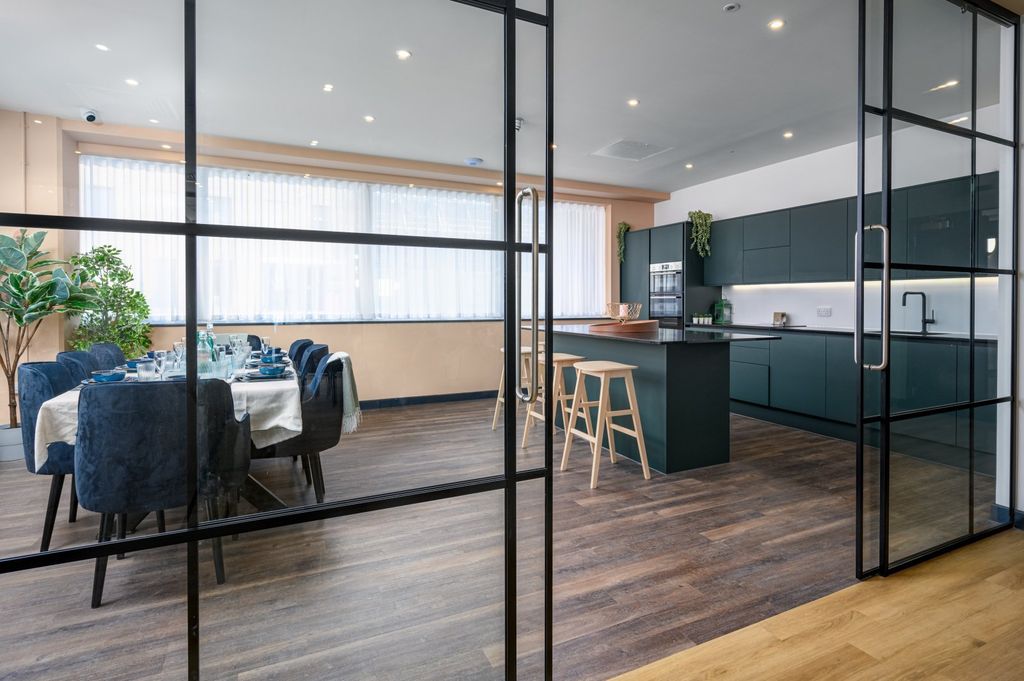 Additional image 17 of 2 bed flat to rentBernard Street, Ocean Village SO14