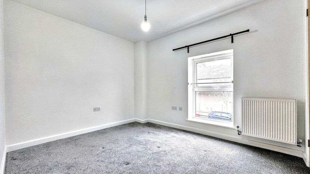 Additional image 10 of 4 bed end terrace house to rentAshley Mews, Portview Road, Bristol BS11