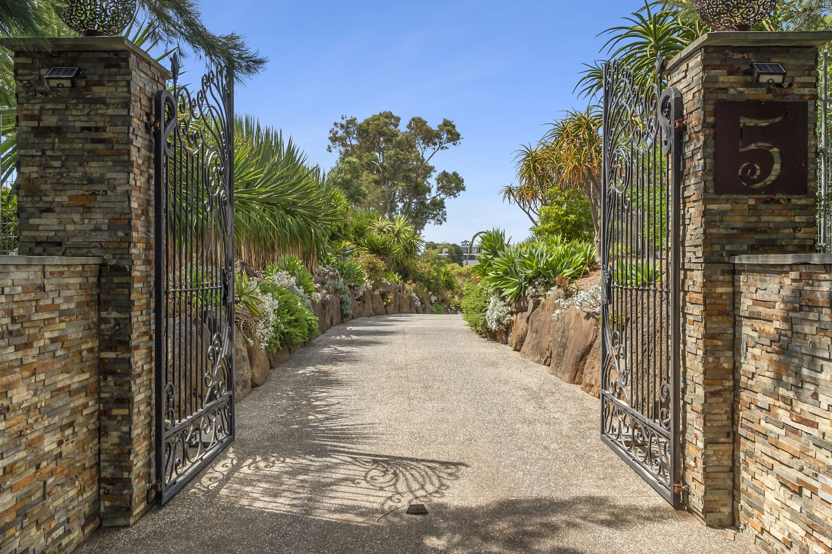 Additional image 3 of 5 Manor Crescent, Highton VIC 3216