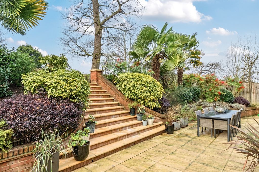 Additional image 10 of 5 bed detached house to rentPelling Hill, Old Windsor, Windsor SL4