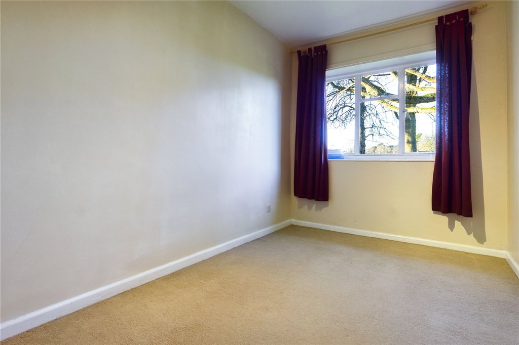 Additional image 8 of 3 bed bungalow to rentCoxs Lane, Upper Bucklebury, Reading, Berkshire RG7
