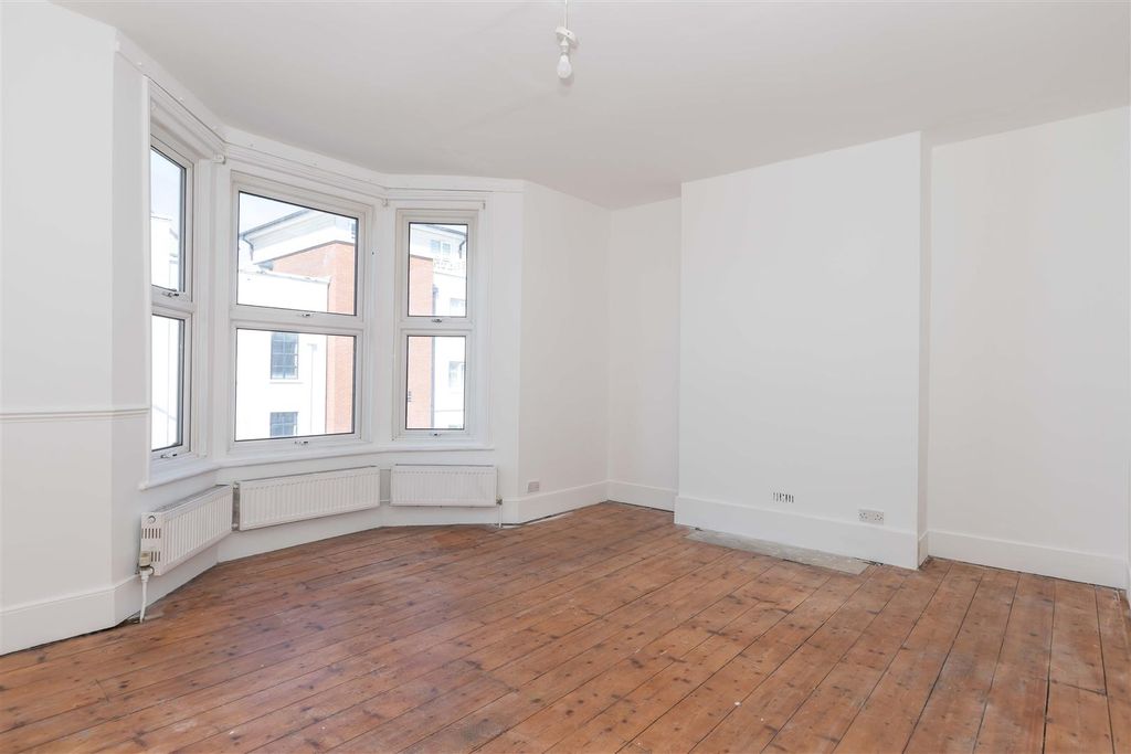 Additional image 3 of 3 bed maisonette to rentWestern Row, Worthing BN11
