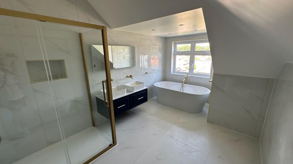 Additional image 6 of 5 bed detached house to rentGreen Meadows, Ascot SL5