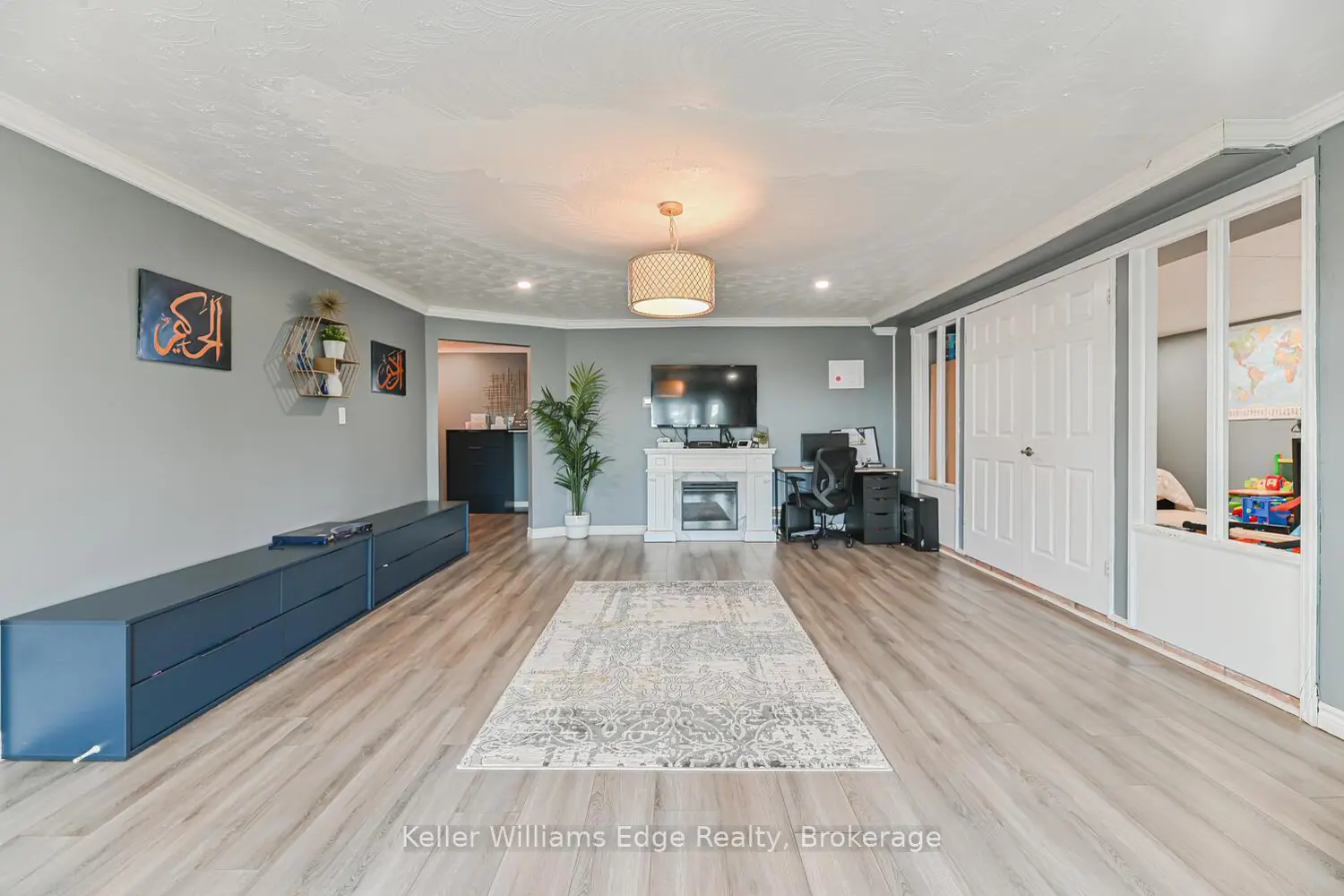 Additional image 18 of 282 Book Road